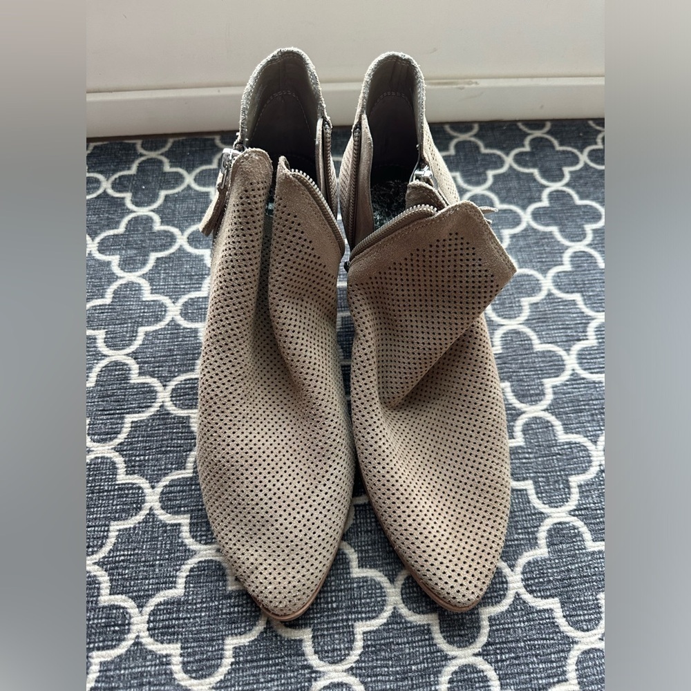 Vince Camuto Nethora Perforated Taupe Leather Ankle Boots- size 7.5